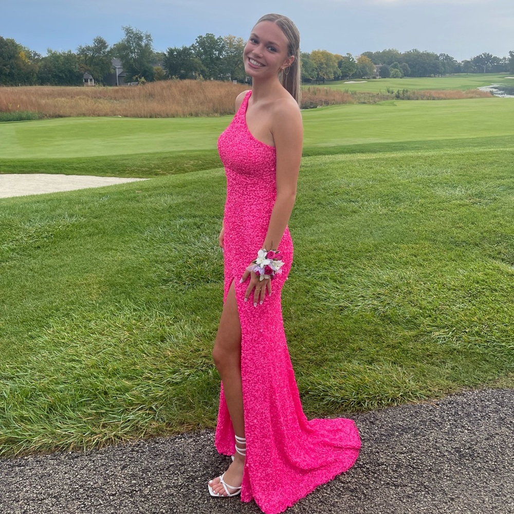 sherri hill pink sequin prom dress.